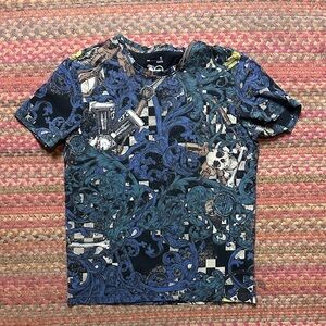 NWOT WEAR MEDICINE TATTOO PRINT DAMASK SKULL TEE